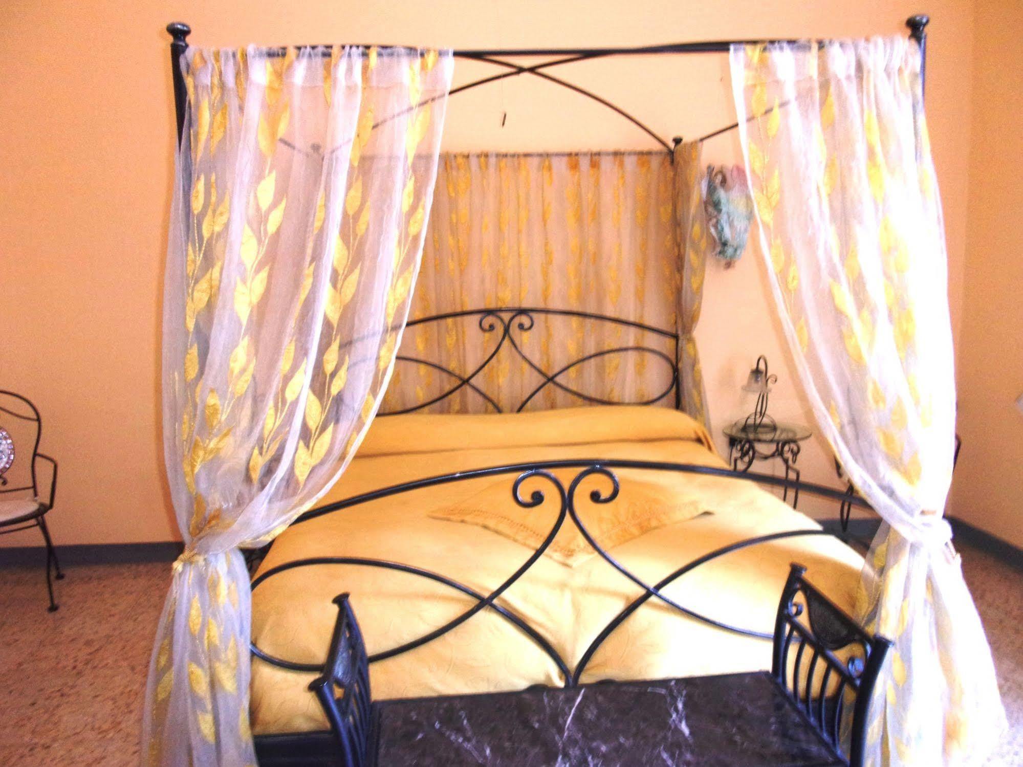 Palazzo Osanna Bed & Breakfast นาร์โด ภายนอก รูปภาพ